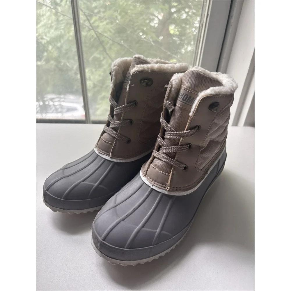 Khombu Women's Winter Water Repellent with Faux Fur Boots Size 10